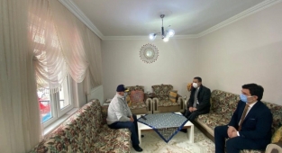 Şehit ailesini ziyaret etti