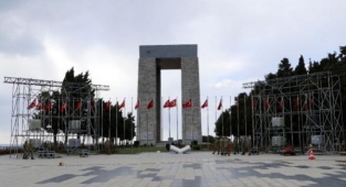 Şehitler Abidesi’nde tören hazırlığı