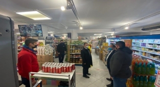 Vali Aktaş marketleri denetledi