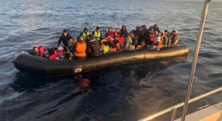 57 düzensiz göçmen kurtarıldı