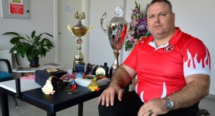 Burunlular;  “Modern dilencilere itibar etmeyin”