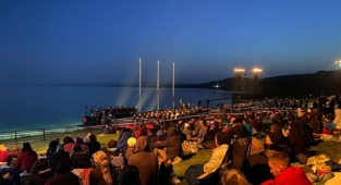 Dedelerini törenle andılar