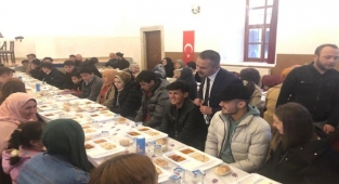 Dualarla oruçlarını açtılar