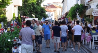 “Misafirleri Bozcaada'ya bekliyoruz”