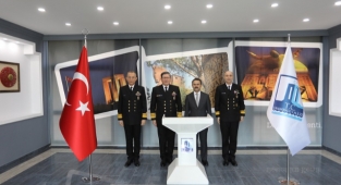 Oramiral Özbal Çanakkale’de