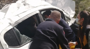 Otomobilinde sıkışmış halde bulundu