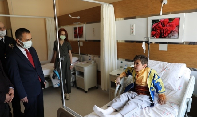 Vali Aktaş’tan çocuklara 23 Nisan sürprizi