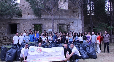 ÇOMÜ’lü öğrencilerden çevre temizliği