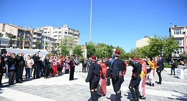 Cumhuriyet Meydanı'nda buluştular