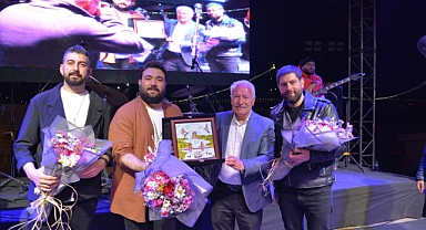 Lapseki'de Sakiler Grubu konseri