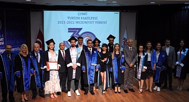 Öğrencilerin mezuniyet coşkusu