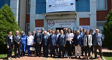 Siyasal Bilgiler Fakültesi'nde Mezunlar Buluşması