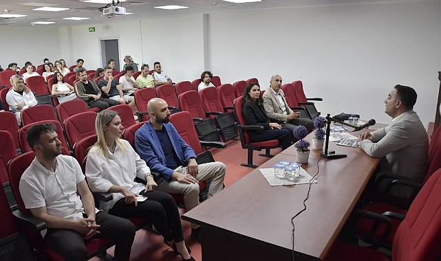 Yerel Yönetim tecrübelerini anlattı