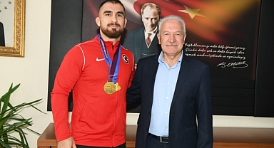 Aktürk’ten gümüş madalya