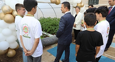 “Dönüştür, Üret, Okul Bahçeni Yeşert”