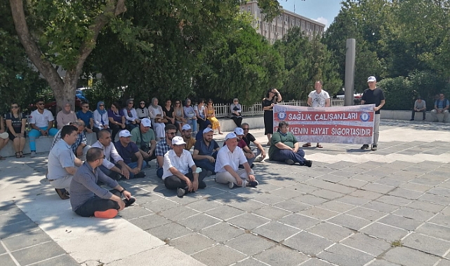 Cumhuriyet Meydanı’nda oturma eylemi