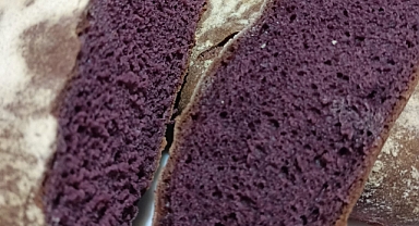 Etno Köy’de mor ekmek üretiliyor