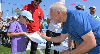 Lapseki’de Mini Voleybol Şenliği