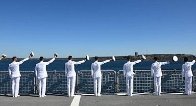 Şehitler Abidesi'ni selamladılar