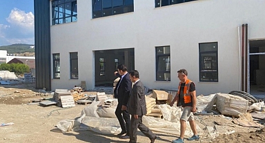 Yeni hizmet binasını inceledi