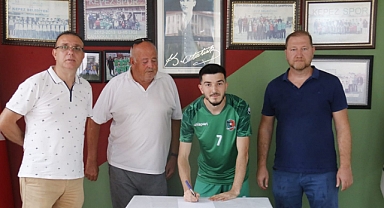 Batuhan Sarı imzayı attı