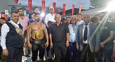 Çardak'ta başpehlivan Cengizhan Şimşek