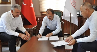 İmzalar atıldı, kütüphane oluyor