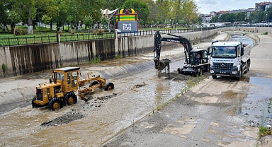 Kocabaş Çayı temizleniyor