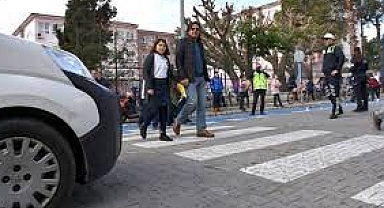 81 ilde Yayalara Öncelik Duruşu, Hayata Saygı Duruşu