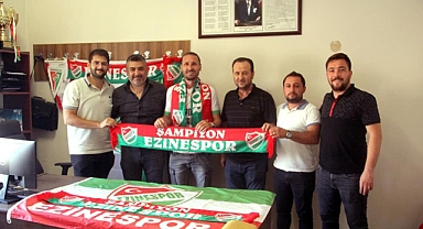 Gol kralı Kurt Ezinespor’da