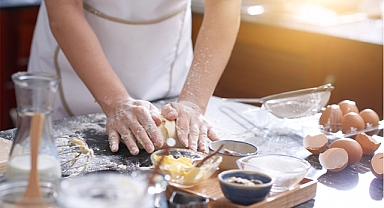 İda’nın Genç Kadınları Üretiyor