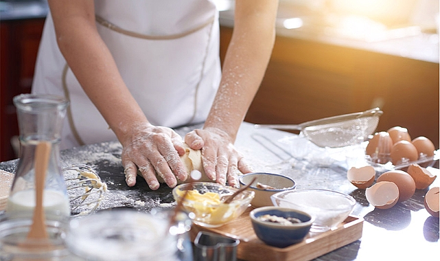 İda’nın Genç Kadınları Üretiyor