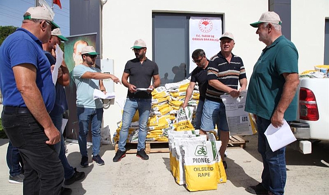 Kanola tohumları üreticilere dağıtıldı