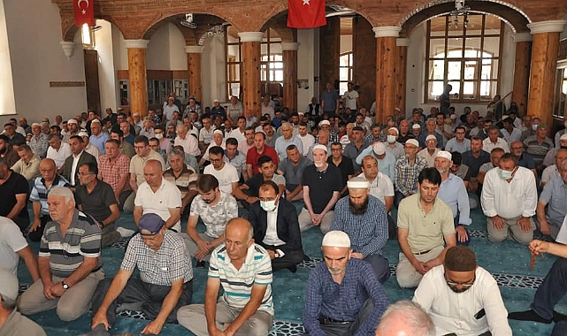 Kurtuluş Günü&#039;nde Mevlid-i Şerif okutuldu