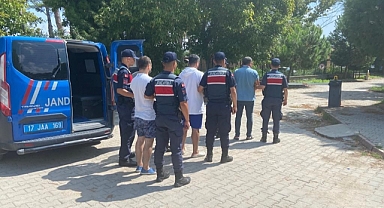 Midilli Adası'na kaçamadan yakalandılar