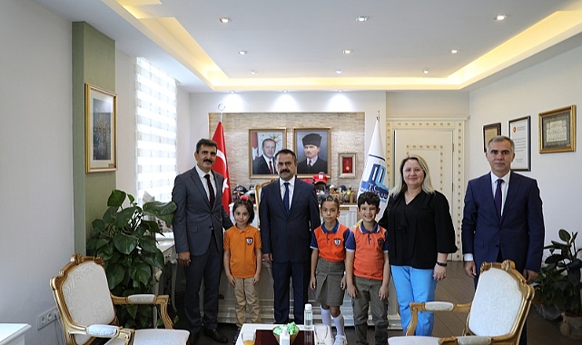 Öğrencilerden Vali Aktaş&#039;a ziyaret