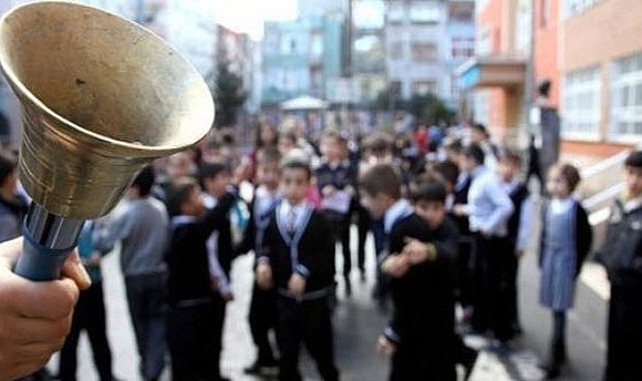 Okullarda ders zili çaldı