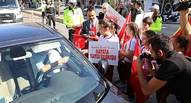 Yayalara Öncelik Duruşu, Hayata Saygı Duruşu