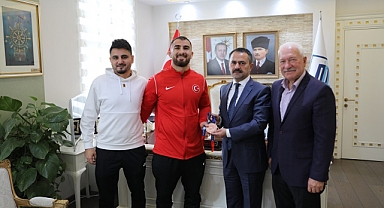 Aktürk'ten Vali Aktaş'a ziyaret