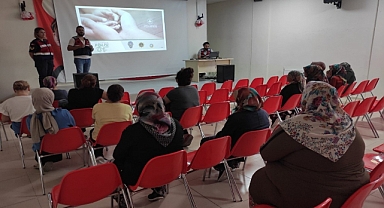 En İyi Narkotik Polisi; ANNE