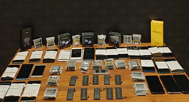 Gümrük kaçağı 26 telefon ele geçirildi