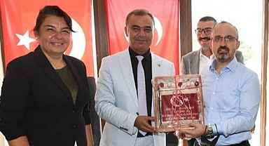 Turan ve İskenderoğlu’ndan 19 Ekim mesajı