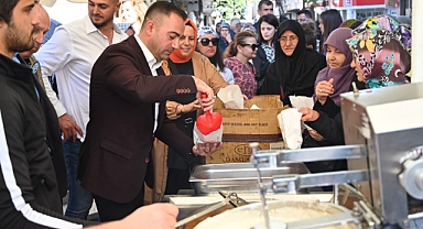 Biga'da lokma dağıtıldı