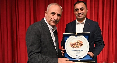 Biga'da konferans verdi