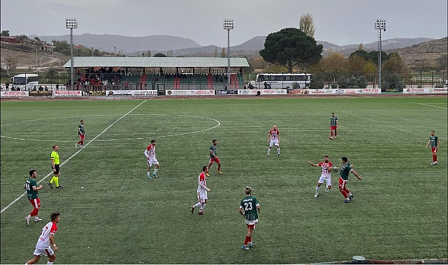 Ezinespor lideri mağlup etti