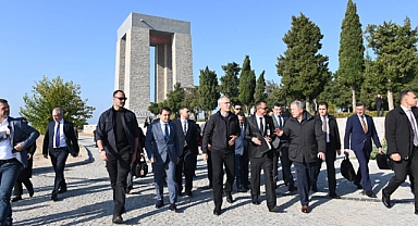 NATO Genel Sekreteri Stoltenberg Şehitler Abidesi'nde