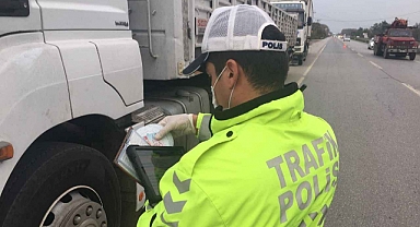 Yük taşıyan araçlar denetlendi