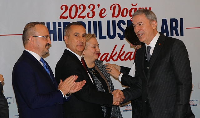 AK Parti büyümeye devam ediyor