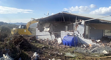 Aladağ köyünde yıkım