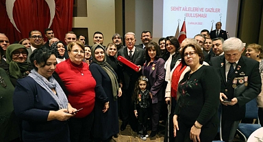 Bakan Akar, şehit aileleri ve gazilerle buluştu